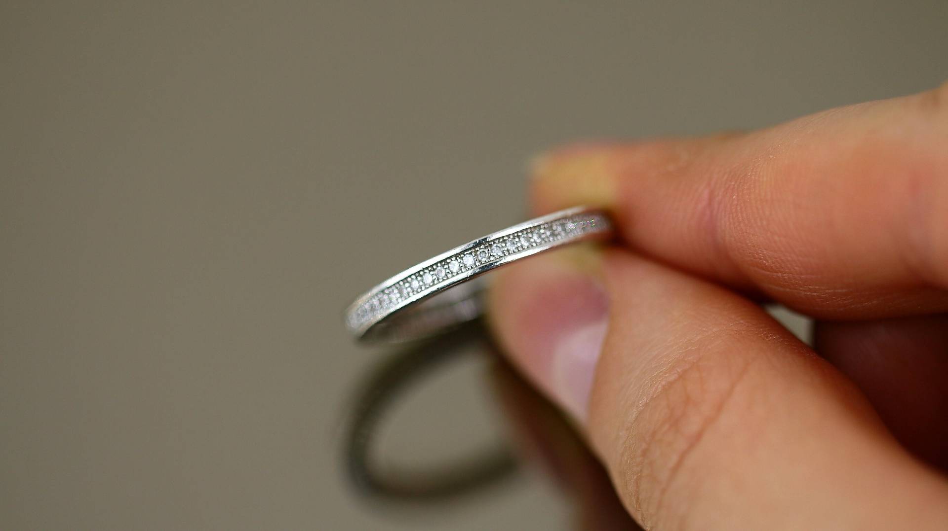 Vintage Größe 8 Zierliche Funkelnde Kristalle Stacking Design Unendlichkeit Eternity Ring 925 Sterling Silber Rg 1942 von GabrielStar