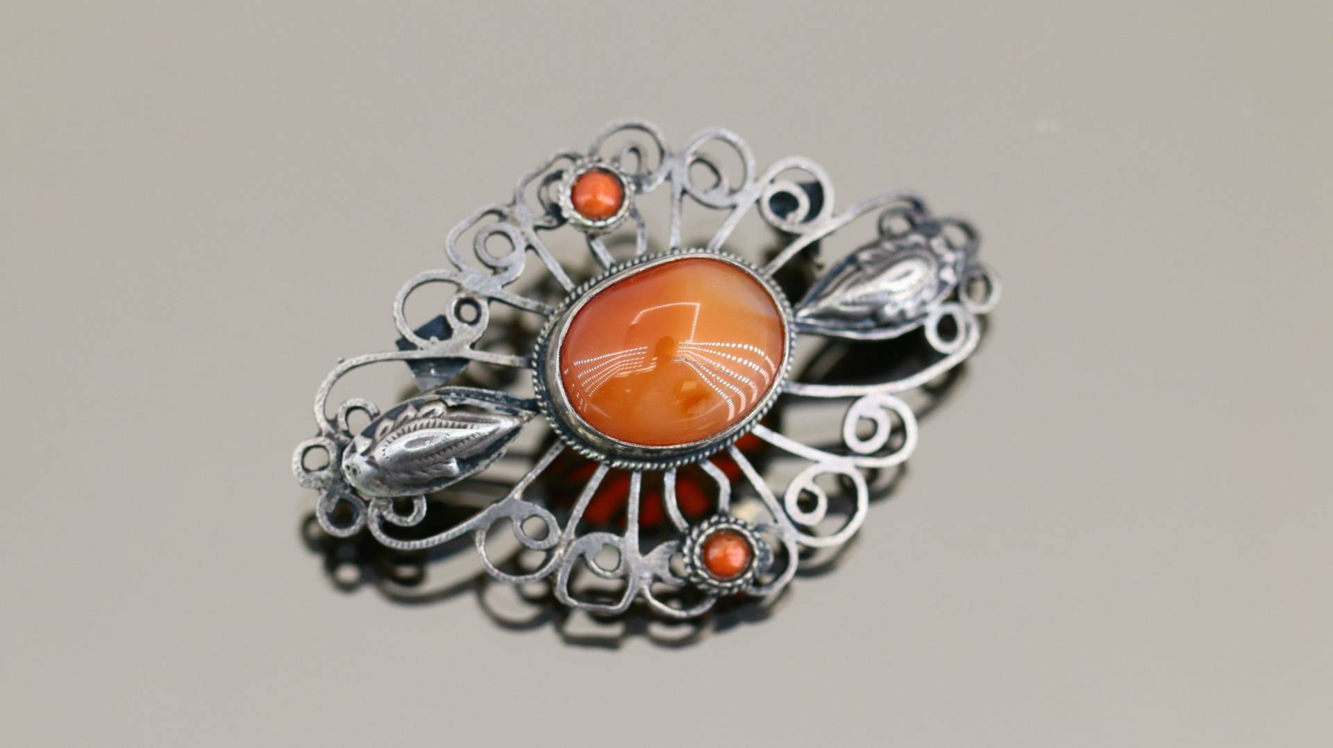 Vintage Karneol Stein Rolle Design Pin/Brosche 925 Sterling Bb 1824 Vintage Karneol Stein Rolle Design Pin/Brosche 925 Sterling Bb 1824 von GabrielStar