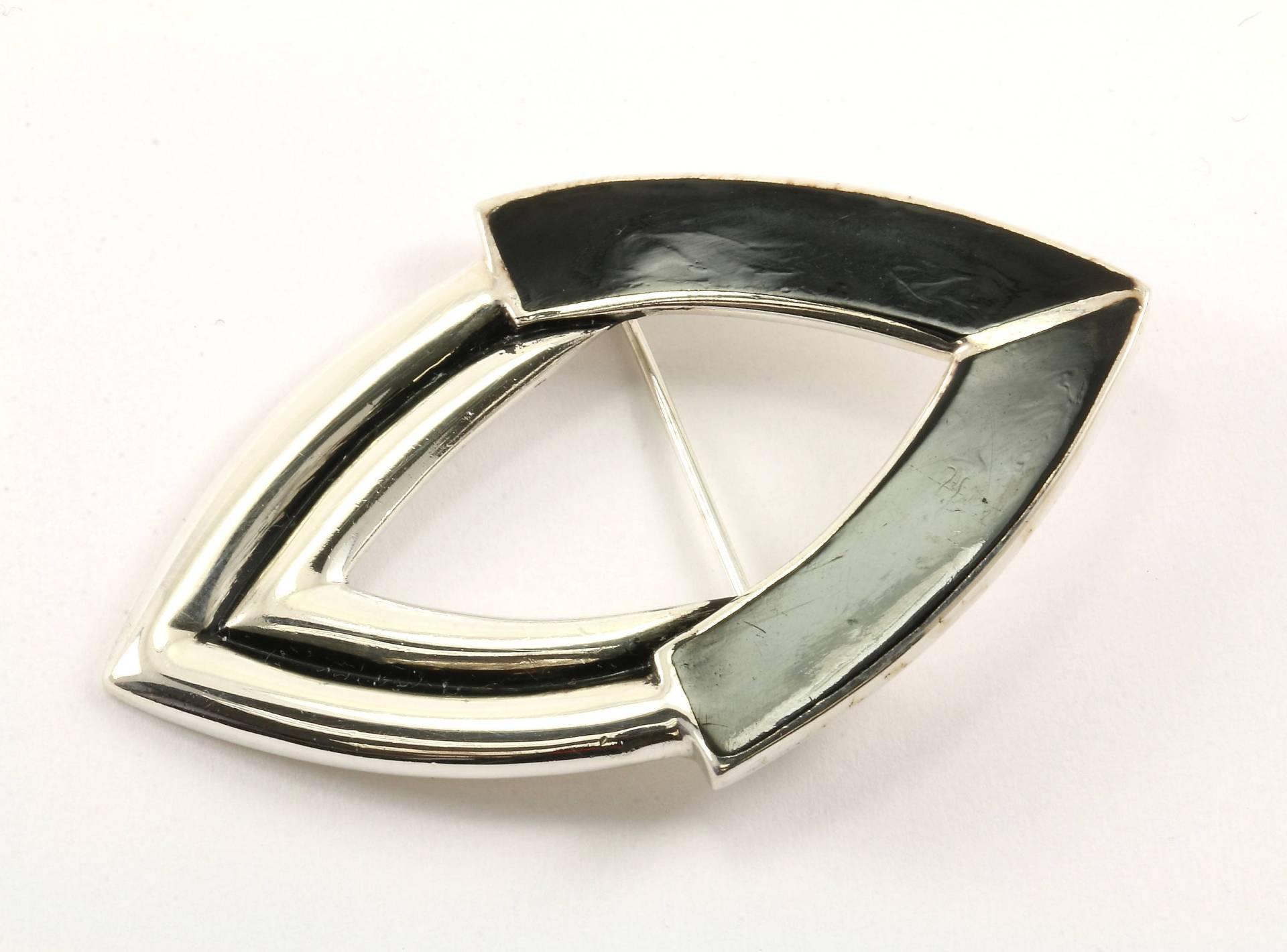 Vintage Raute Form Anstecknadel/Brosche 925 Sterling Bb 725-E Vintage Raute Form Anstecknadel/Brosche 925 Sterling Bb 725-E von GabrielStar