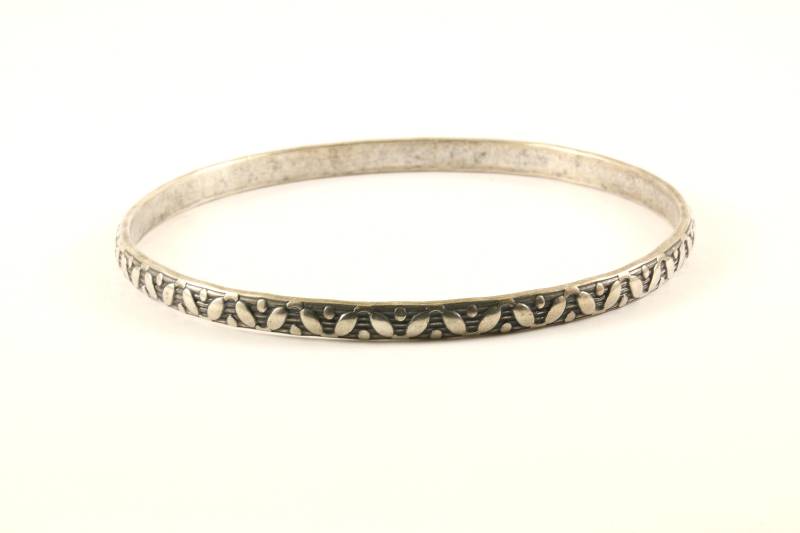 Vintage Schöne Dünne Blatt Blätter Design Runde Armreif Armband 925 Sterling Br 3453 von GabrielStar