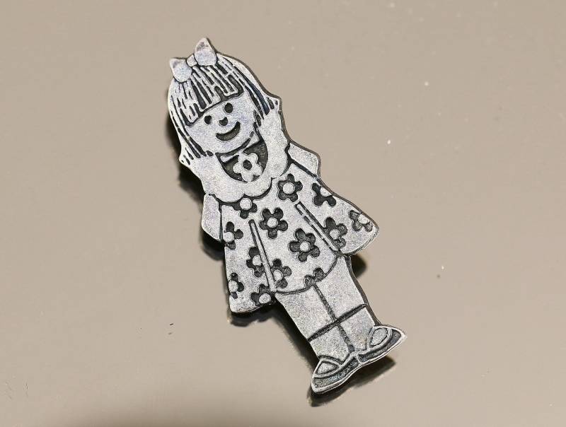 Vintage Schöne Glückliche Mädchen Kind Design Pin/Brosche 925 Sterling Bb 1834 von GabrielStar