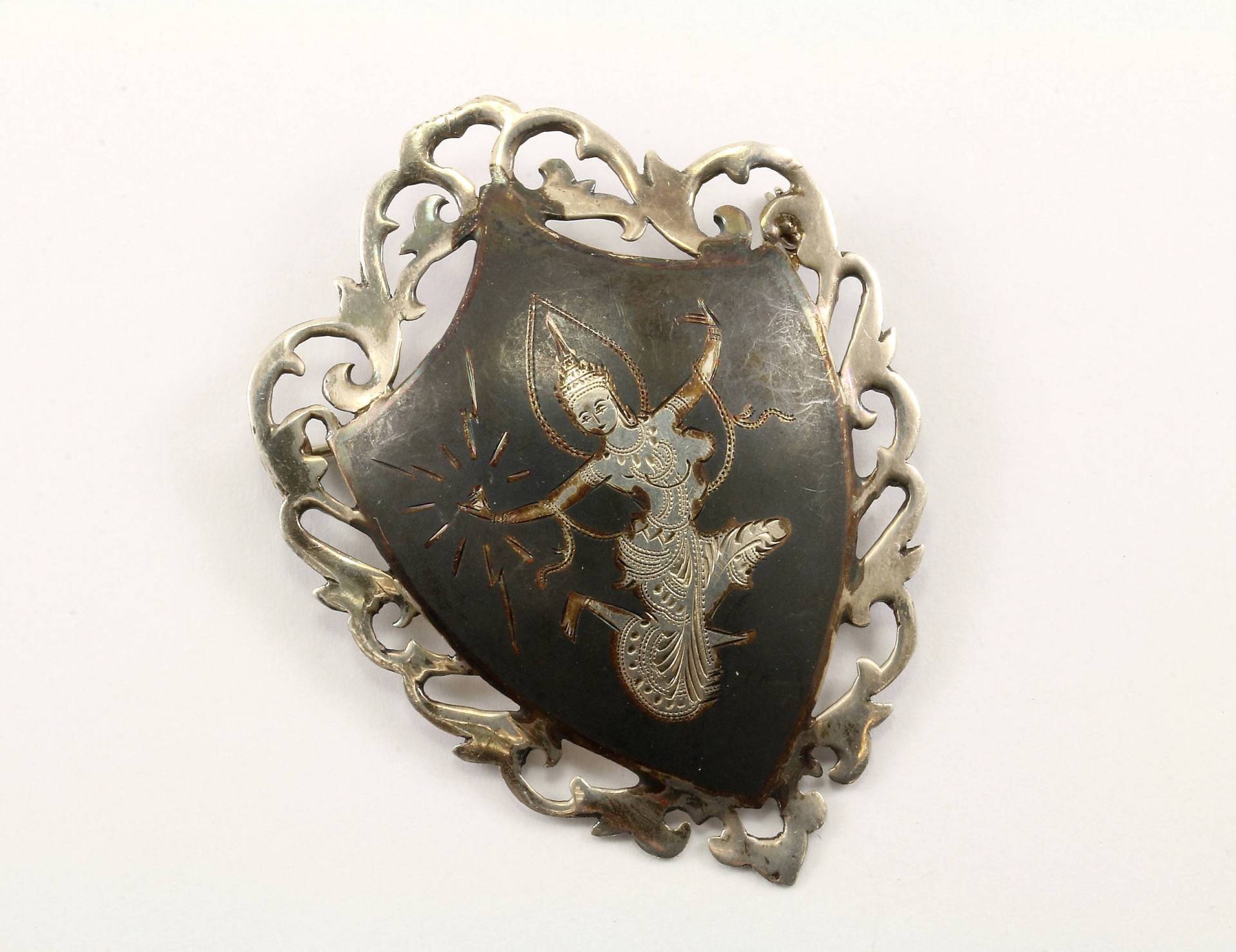 Vintage Siam Niello Dancer Scroll Design Pin/Brosche 925 Sterling Bb 887 Vintage Siam Niello Dancer Scroll Design Pin/Brosche 925 Sterling Bb 887 von GabrielStar