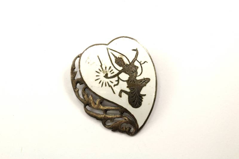 Vintage Siam Niello Tänzerin Weiße Emaille Pin/Brosche 925 Sterling Bb 1069 Vintage Siam Niello Tänzerin Weiße Emaille Pin/Brosche 925 Sterling Bb 1069 von GabrielStar