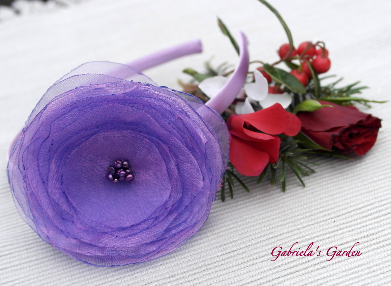 Lila Blüten Stirnband, Fascinator, Weihnachten Stirnband Lila Blüten Stirnband, Fascinator, Weihnachten Stirnband von GabrielasGarden