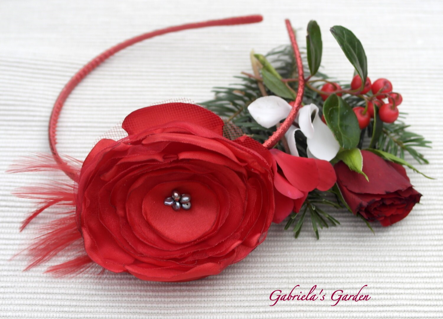 Rote Blume Stirnband, Rote Und Federn Fascinator, Weihnachten Stirnband Rote Blume Stirnband, Rote Und Federn Fascinator, Weihnachten Stirnband von GabrielasGarden