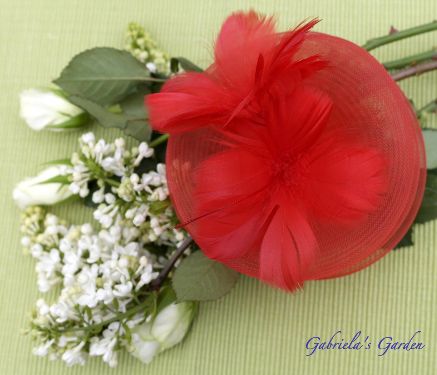 Roter Fascinator, Rote Gans Federn Blumen, Leuchtend Roten Haaren-Zubehör Roter Fascinator, Rote Gans Federn Blumen, Leuchtend Roten Haaren-Zubehör von GabrielasGarden