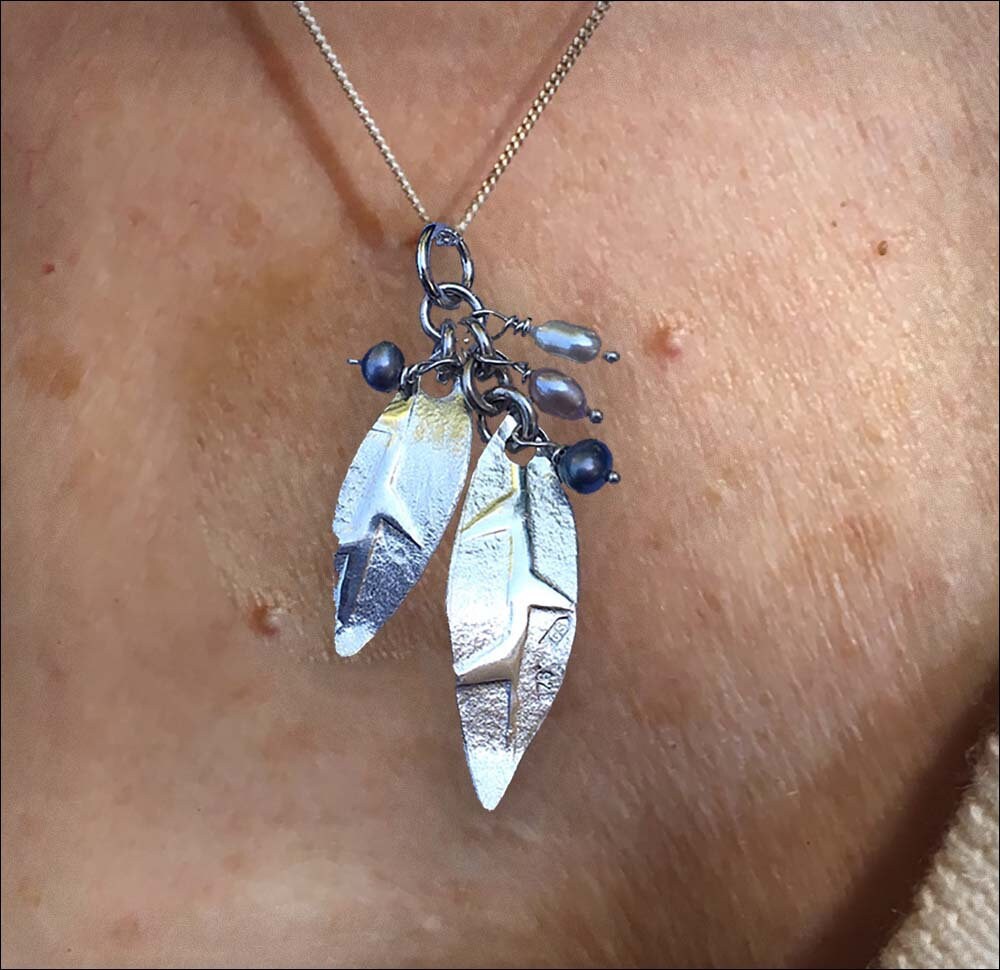 Silber Blatt Halskette Mit Süßwasserperlen, Individuell Geprägte Blätter, Natur-Liebhaber-Weihnachts-Geschenk, Wald Silberschmuck Silber Blatt Halskette Mit Süßwasserperlen, Individuell Geprägte Blätter, Natur-Liebhaber-Weihnachts-Geschenk, Wald Silberschmuck von GabriellaSellorsShop