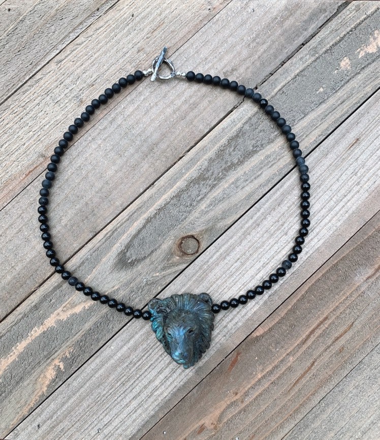 Labradorit Löwe Halskette von GabrielleStoneDesign