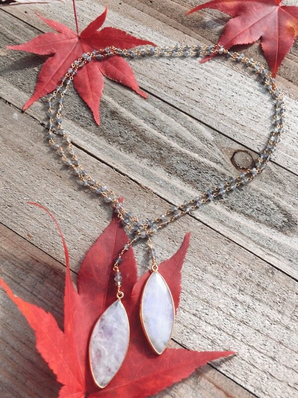 Mondstein Und Iolith Lariat Mondstein Und Iolith Lariat von GabrielleStoneDesign