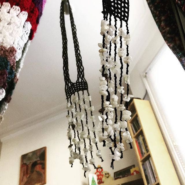 Schwarz Weiß Perlen Häkeln Halskette von GabyCrochetCrafts