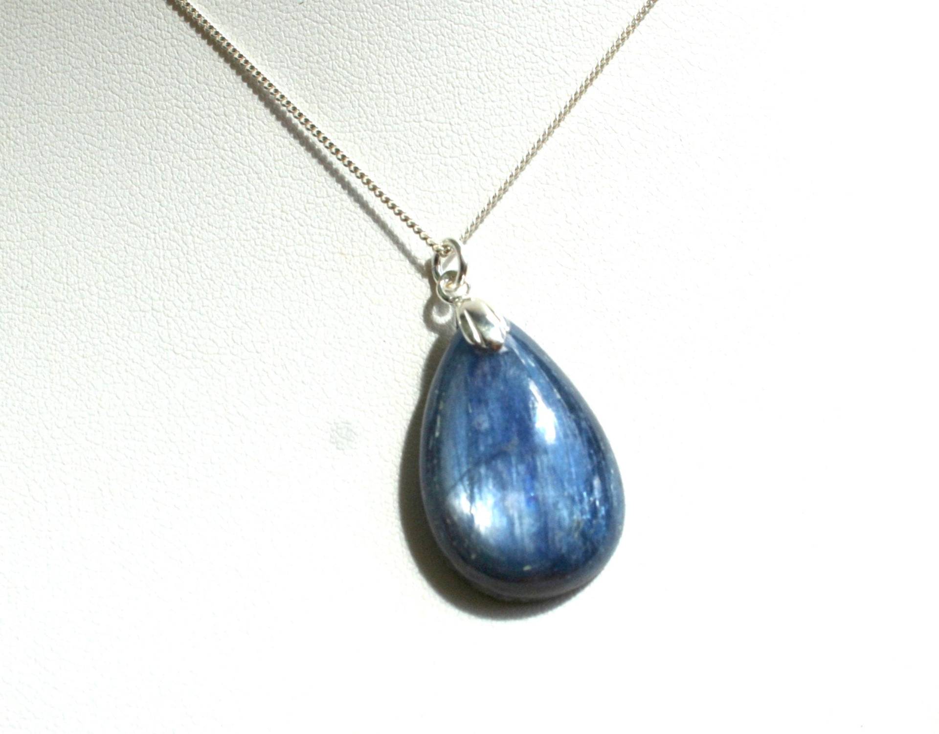 Blaue Kyanit Halskette, Einfache Natürliche Anhänger Sterling Silber Schönes Geschenk Für Sie von GabyJewellery