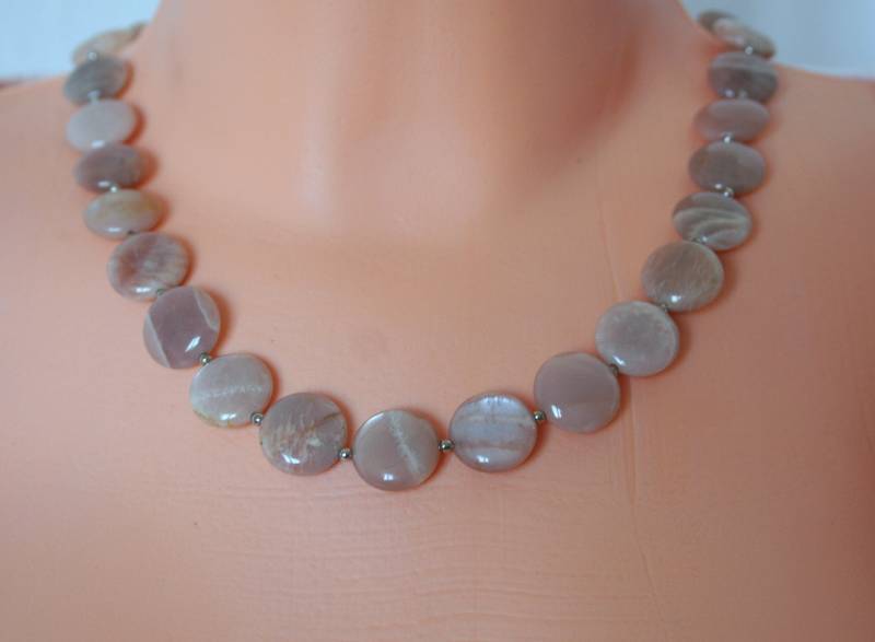 Pfirsich Mondstein Halskette, Natürliche Edelstein Juni Geburtsstein Statement Elegante Halskette Für Frau, Geschenk Sie von GabyJewellery