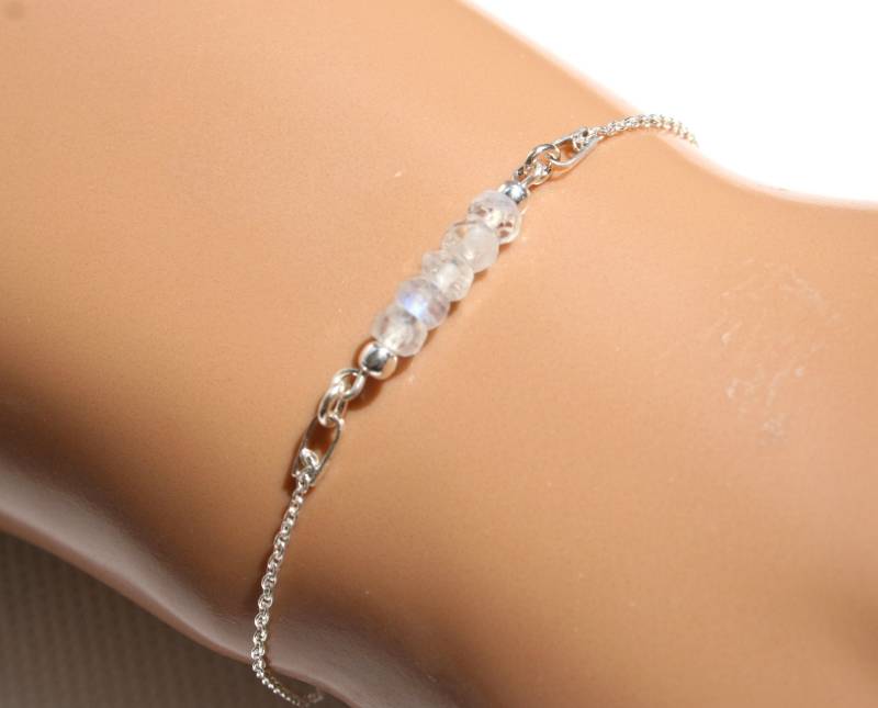 Zierliches Mondstein-Armband, Mondstein-Armband Aus Sterlingsilber, Juni-Geburtsstein-Schmuck, Schönes Geschenk Für Frauen von GabyJewellery