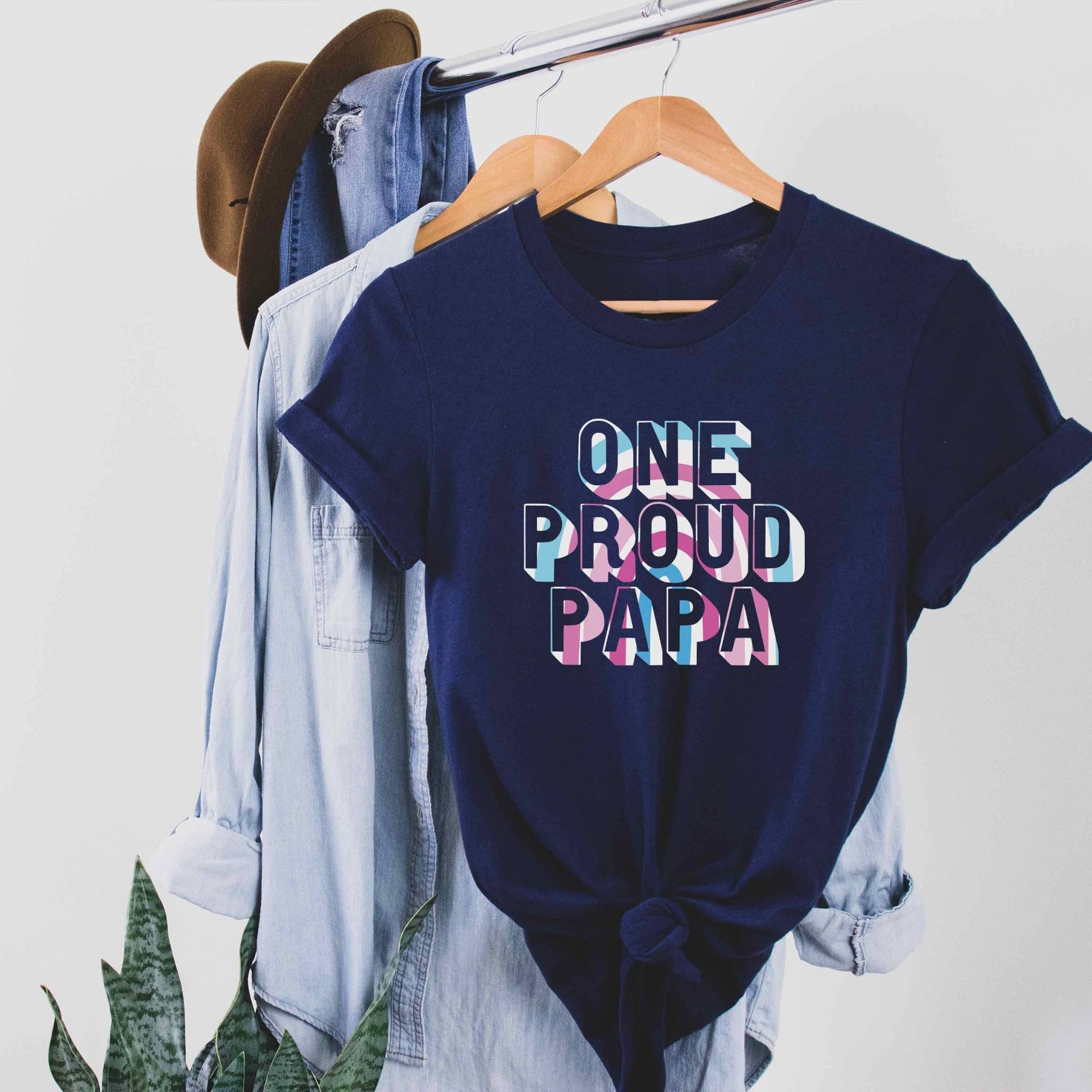 Ein Stolzes Papa Transgenger Flaggen Papa Shirt, Trans Pride Support Lgbtq Elternteil, Kind, Sohn Tochter, Vater Geschenk von GabyandTali