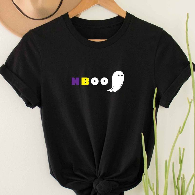 Nboo Nonbinary Halloween Shirt, Lustiges Enby Pride Lgbtq Boo Süßes Oder Saures, Enbies Queer Halloweenkostüm von GabyandTali