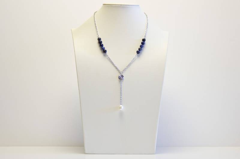 Halskette Y in Sodalit Und Süßwasserperle. Y-Sprung Halskette Mit Feinen Steinen Perle. Schmucksteine Blaues Weißes Schmuckstück. Blaue von Gadhorre