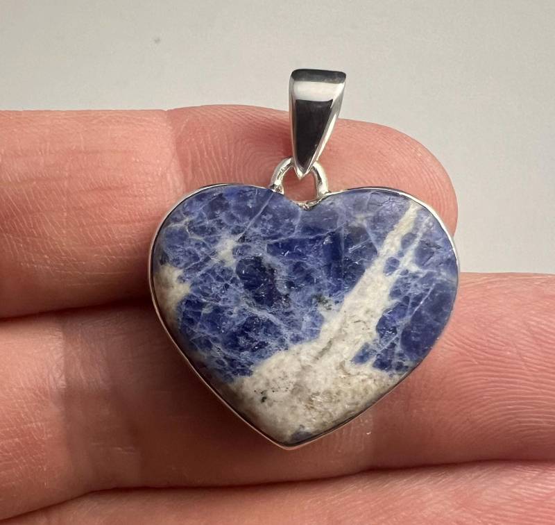 Natürliche Sodalith Herz .925 Sterling Silber Anhänger von GadsdenGem