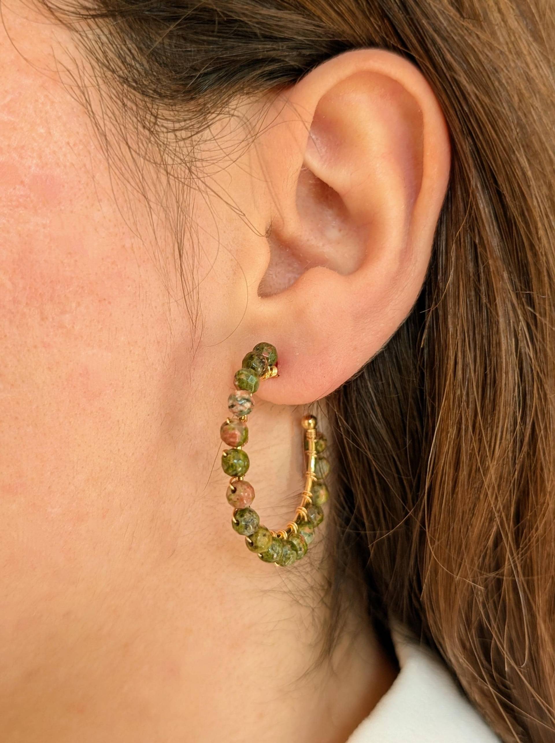 Creolen Aus Messing Mit Edelsteinen, 18K Vergoldet, Achat, Rosenquarz, Apatit, Edelsteinschmuck, Offene Creolen, Festlich, Boho, Nickelfrei Creolen Aus Messing Mit Edelsteinen, 18K Vergoldet, Achat, Rosenquarz, Apatit, Edelsteinschmuck, Offene Creolen, Festlich, Boho, Nickelfrei von Gaealia