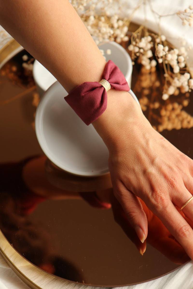 Alte Knotenarmbandmanschette Aus Dunkelrosa Rosenholz von GaelleHayme