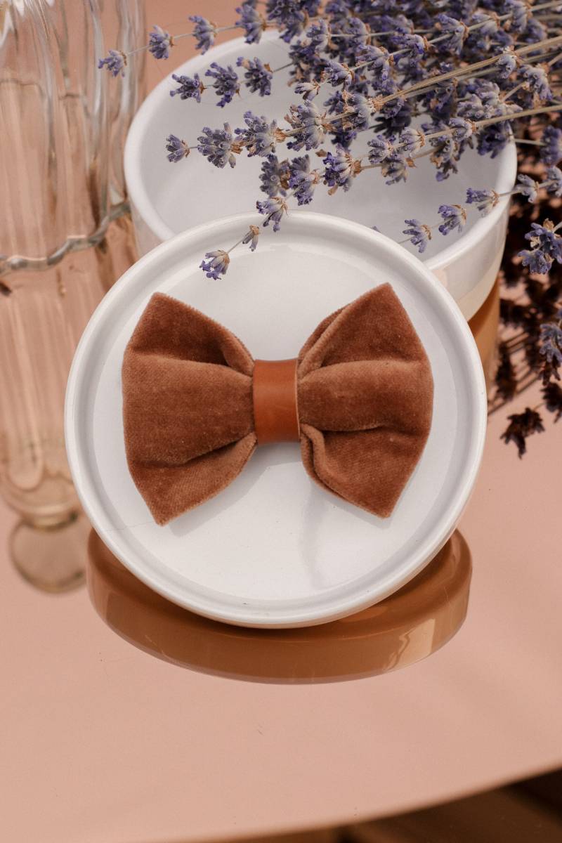 Aufsteckbare Schleife Aus Kamelsamt Und Ledermitte von GaelleHayme