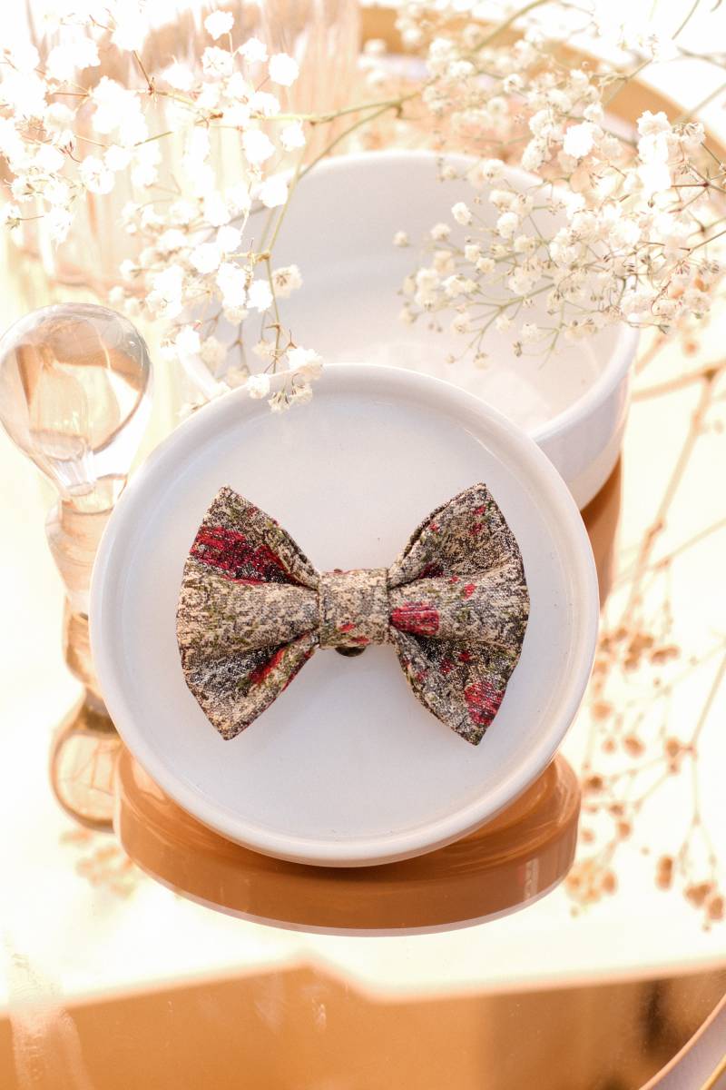 Clips Knoten in Goldenen Und Roten von GaelleHayme