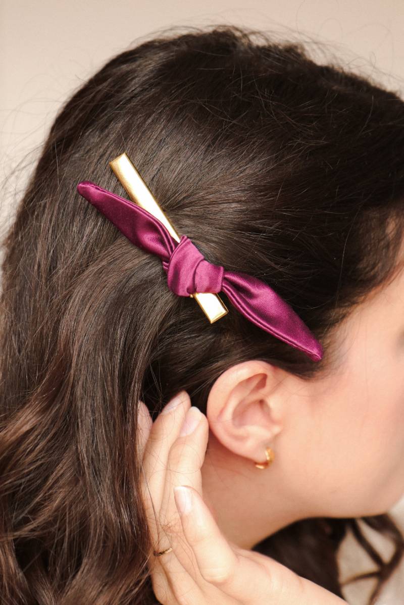 Goldene Krokodilspange Haarspange Aus Rosa/Magentarotem Satin von GaelleHayme