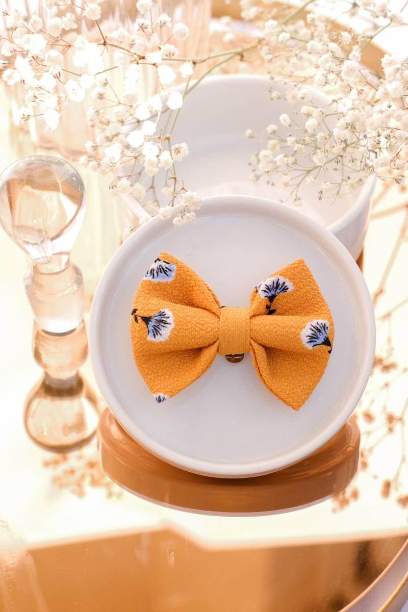 Knoten Clipser Gelb Orange Auf Blumendruck von GaelleHayme