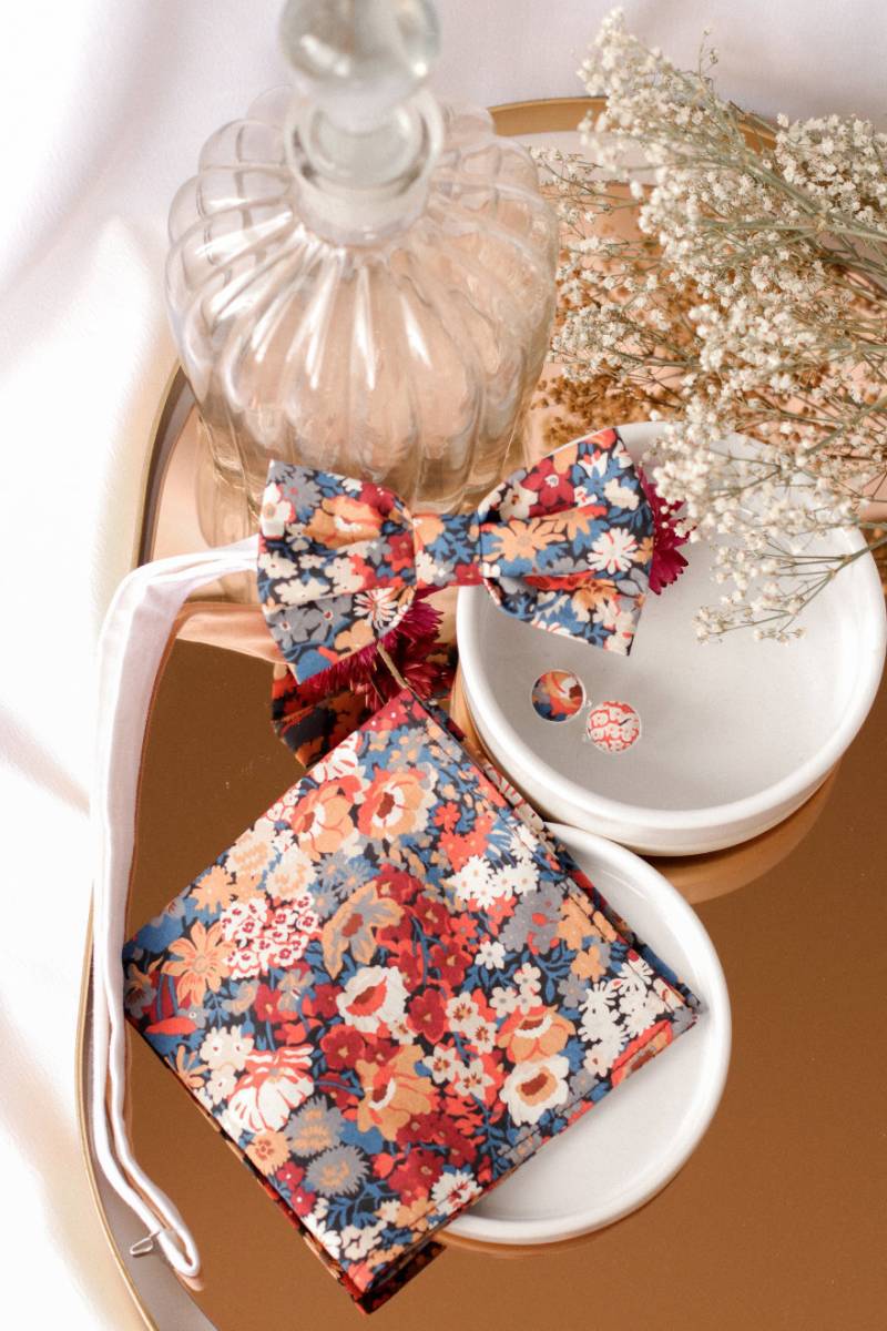 Satz Schleife, Kostümtasche Und Manschettenknöpfe Aus Blumigen Stoff, Bordeaux Orange Terracotta von GaelleHayme