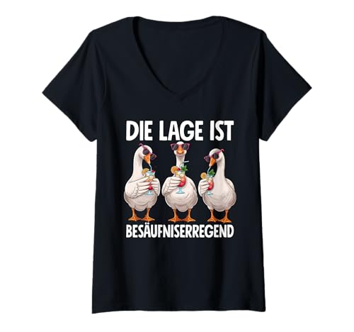 Damen Die Lage Ist Besäufniserregend Gänse Gans Gruppe Cocktails T-Shirt mit V-Ausschnitt Damen Die Lage Ist Besäufniserregend Gänse Gans Gruppe Cocktails T-Shirt mit V-Ausschnitt von Gänse Outfits für Party und Kneipentour