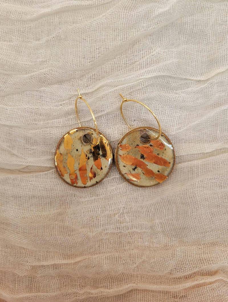 Ohrringe/Ohrhänger Aus Porzellan Mit Echtgold Verziert in Beige Und Gold Glänzend Rund Ohrringe/Ohrhänger Aus Porzellan Mit Echtgold Verziert in Beige Und Gold Glänzend Rund von GaertnerKeramik