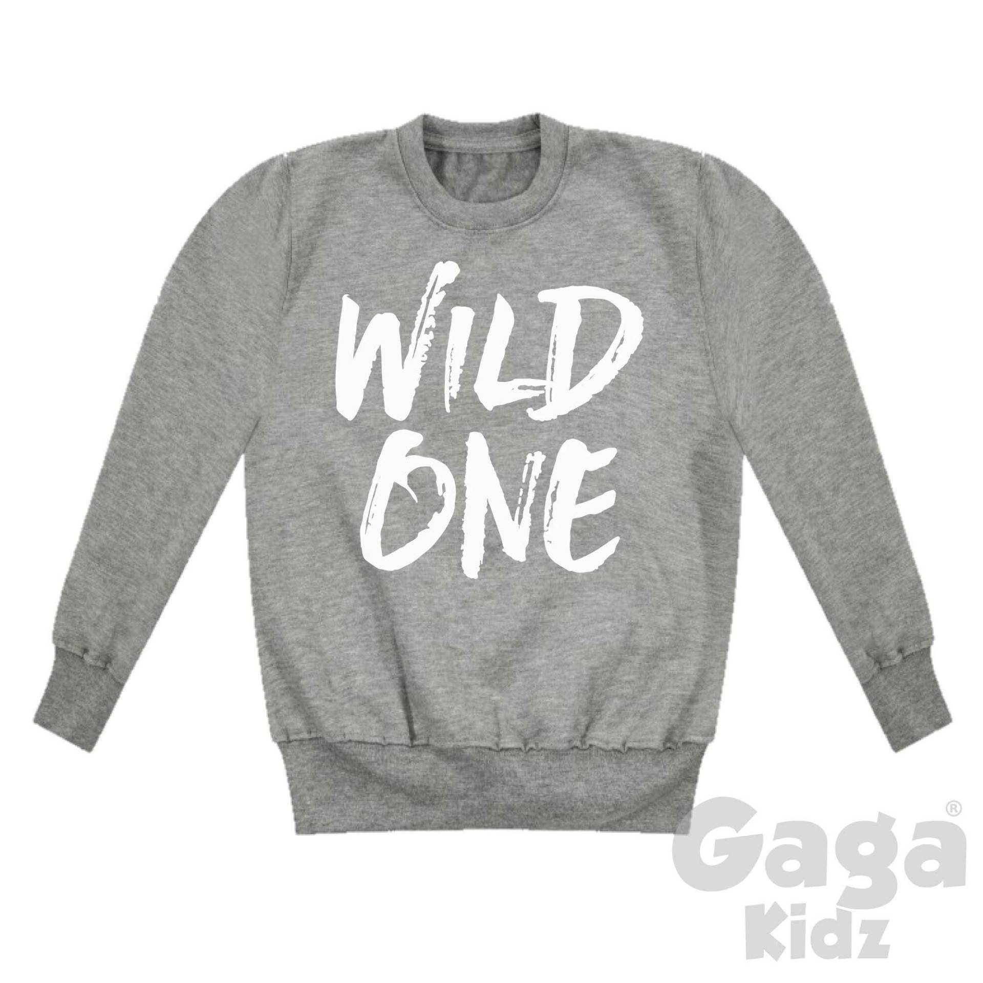 Wild One Kinder Sweatshirt, Cooles 1. Geburtstagsparty Outfit, Kleinkind Geschenk, Grau Rundhals Pullover von GagaKidz