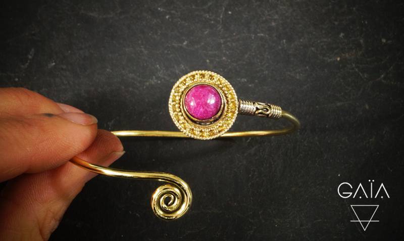 Boho Messing Edelstein Armband Amethyst, Türkis, Rubin von GaiaExperience