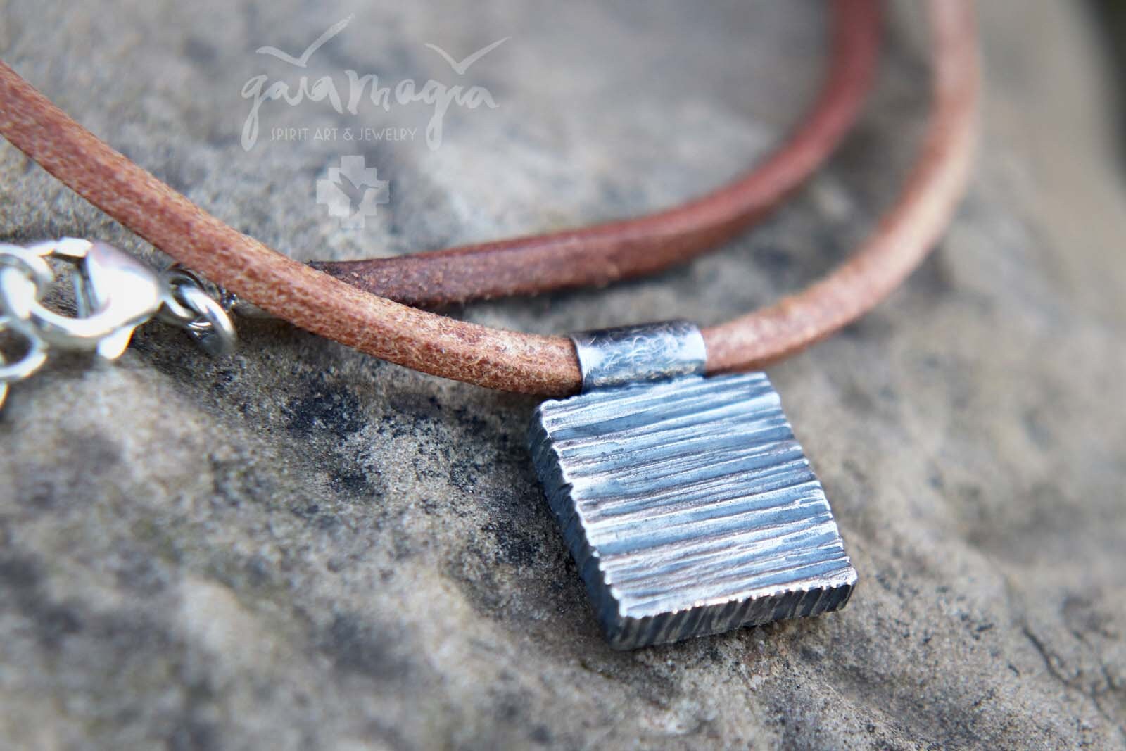 Männer Lederkette Struktur Rustikaler Herren Silberanhänger Eckig Mit Struktur Massivem Kettenanhänger Mann Baum Anhänger von GaiamagiaSpiritArt