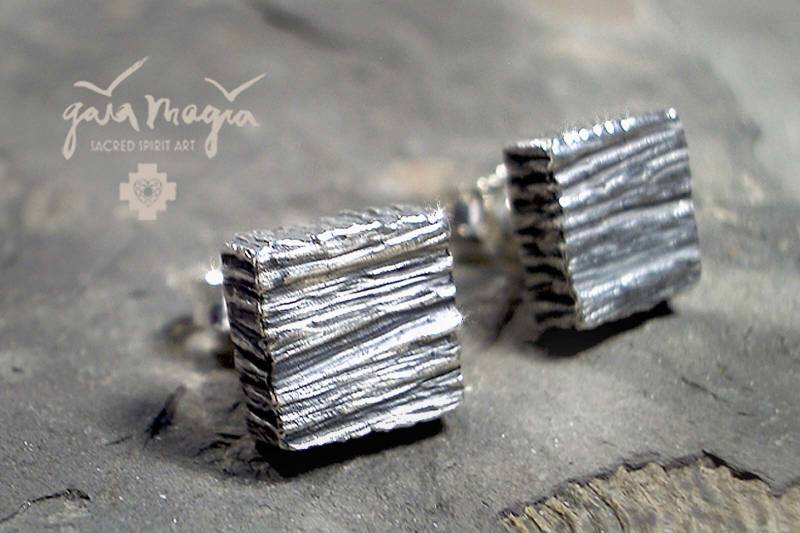 Ohrringe Mann Struktur | Eckig Herren Ohrstecker Silber Massive Für Männer Struktur Oberfläche Rindenstruktur von GaiamagiaSpiritArt