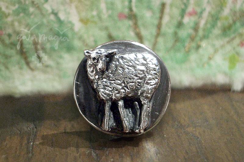 Ohrstecker | Einzel Schaf, Krafttier Schmuck, Tierschmuck, Power Animal Jewelry, Totem Silber Tierschmuck von GaiamagiaSpiritArt