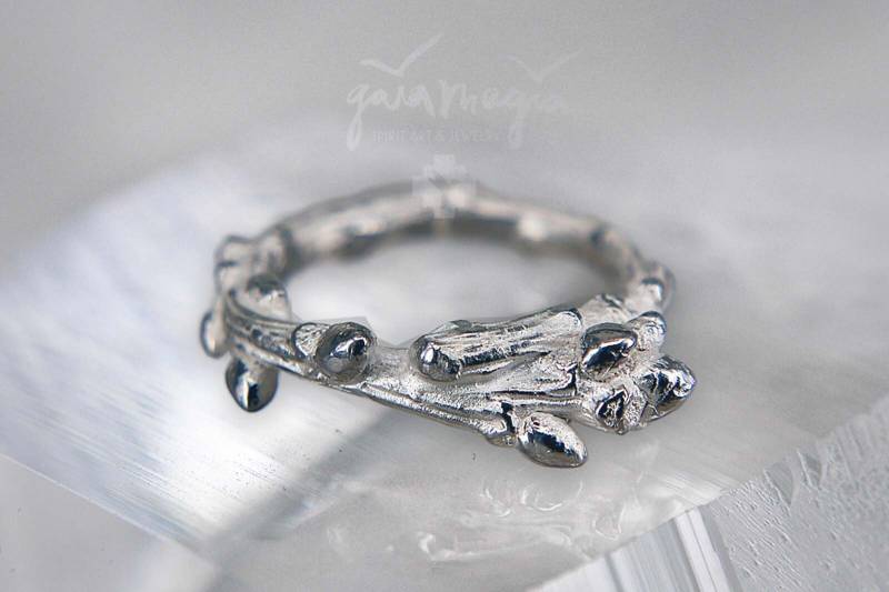 Zweigring Springtime | Hell, Astring, Zarter Zweigring, Baumring, Ast Verlobungsring, Freundschaftsring in Silber, Statementring von GaiamagiaSpiritArt