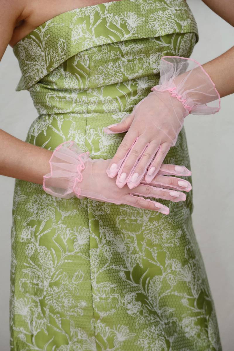 Rosa Handgelenk Länge 24, 5 cm Tüll Handschuhe Oper Schiere Mit Rüschen Party Mesh Spitze Kurze Abendkleid Hochzeit Formeller Ball Abschlussball von GalaCharmStyle