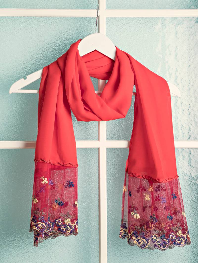Roter Luxusschal/Wickeltuch Mit Spitzen Und Bestickung Von Perlen. Handgefertigt Liebe von GalaHome