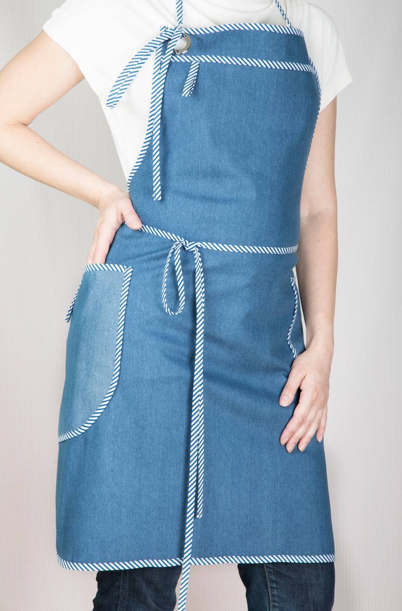 Süße Küchenschürze Für Frau Aus Weichem Jeans. Handgefertigt Mit Liebe. Könnte Ein Schönes Geschenk Deine Geliebte Sein. Als Verpackt Süße Küchenschürze Für Frau Aus Weichem Jeans. Handgefertigt Mit Liebe. Könnte Ein Schönes Geschenk Deine Geliebte Sein. Als Verpackt von GalaHome