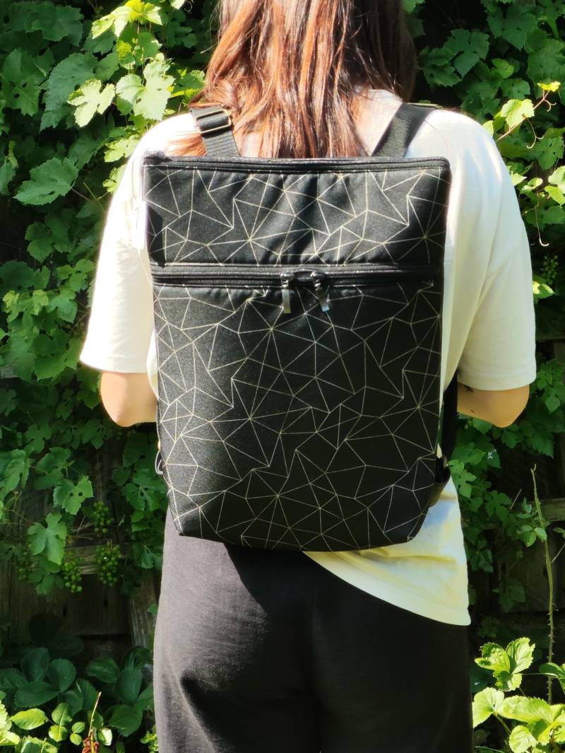 Handgemachte Black & Gold Rucksack + Geschenk von GalaJana