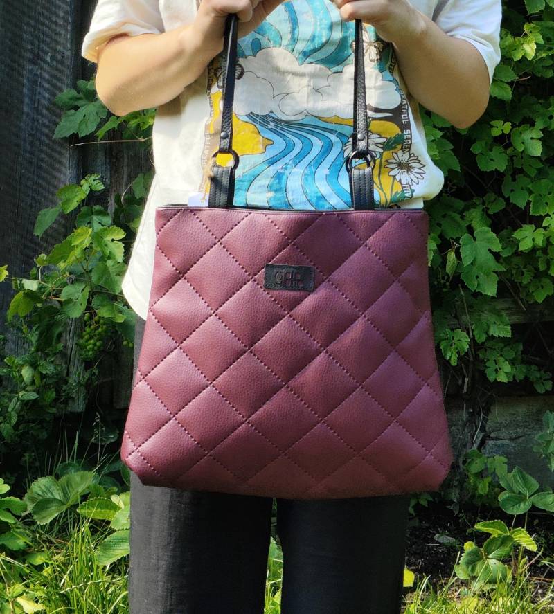 Handgemachte Dunkelrote Schultertasche Handgemachte Dunkelrote Schultertasche von GalaJana