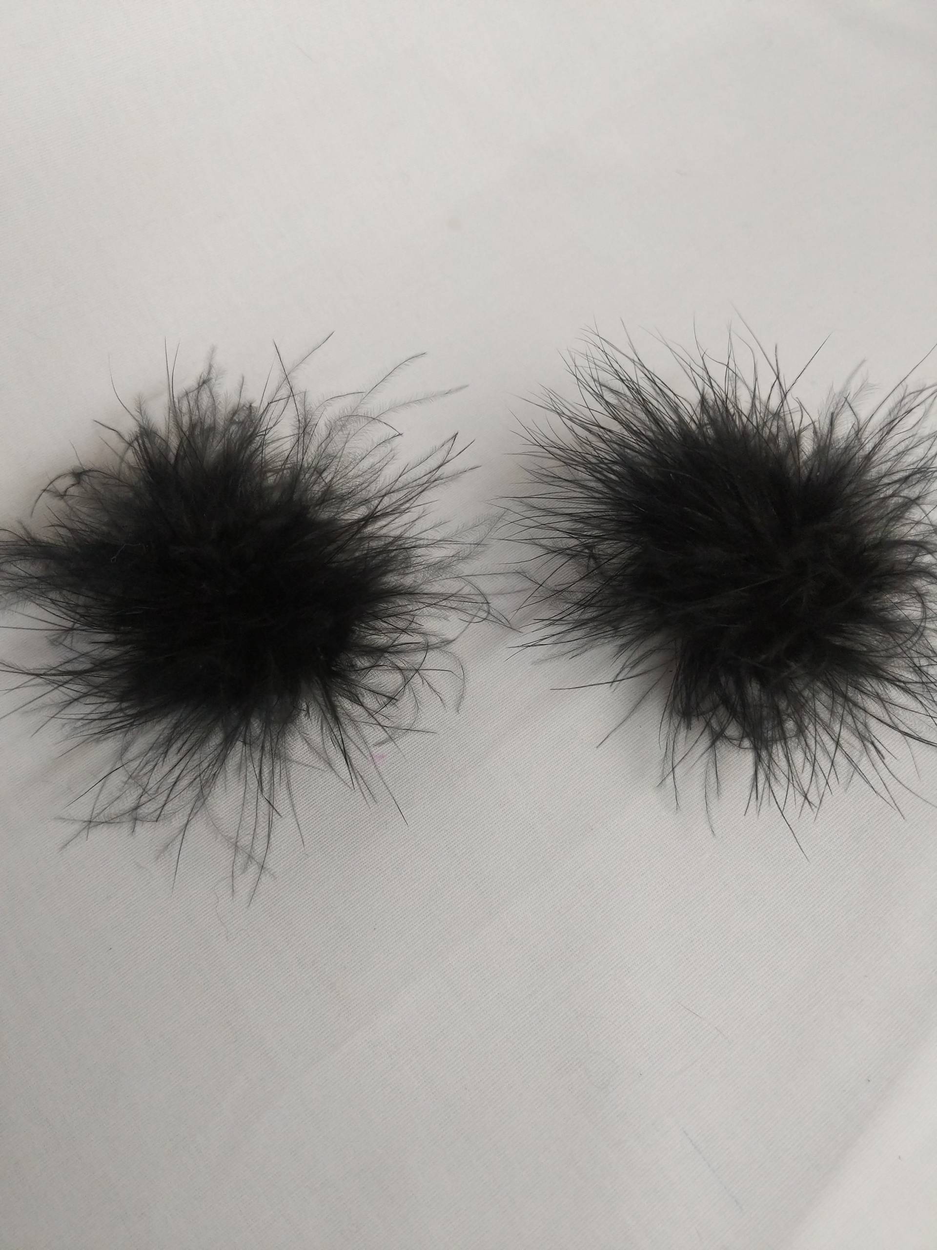 Schwarze Fuzzy Marabou Pom Haarspangen Schwarze Fuzzy Marabou Pom Haarspangen von GalacticBunz