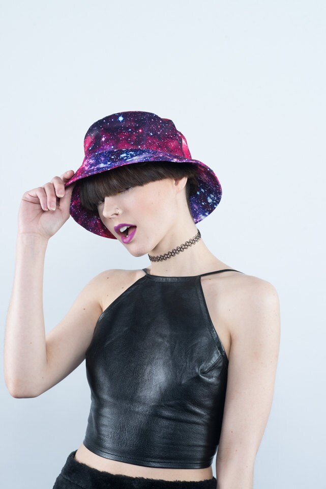 Galaxy Anglerhut 90Er Sommer Trend - Spacebae Galaxy Anglerhut 90Er Sommer Trend - Spacebae von GalacticGalaxyGear