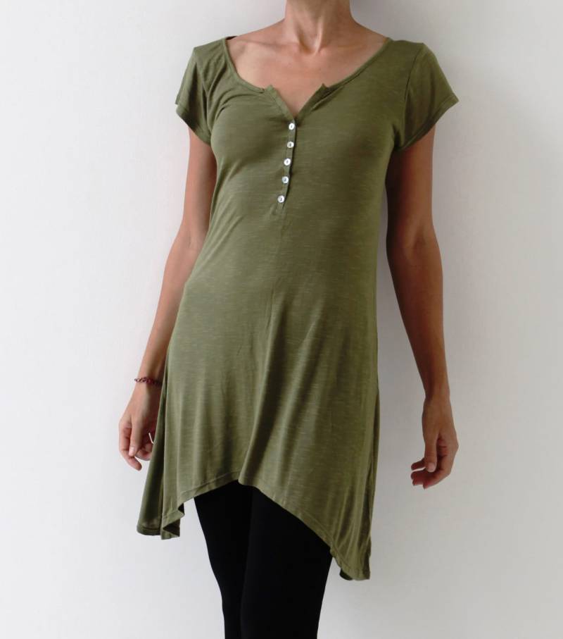 Locker Geschnittene Tunika, Lässiges Langes Top Zur Leggings von GalacticGoddessBali