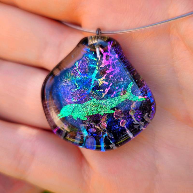 Halskette Delfin Meeresschmuck Anhänger Aus Frei Geformten Glas , Ca. 3cm X 2, 5cm. Maritimer Schmuck Als Geschenke Für Taucher D3-Tio von GalerieGlaswerk