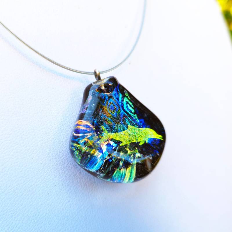 Halskette Delfin Meeresschmuck Anhänger Aus Frei Geformten Glas , Ca. 3cm X 2, 5cm. Maritimer Schmuck Als Geschenke Für Taucher. D4-Tio von GalerieGlaswerk