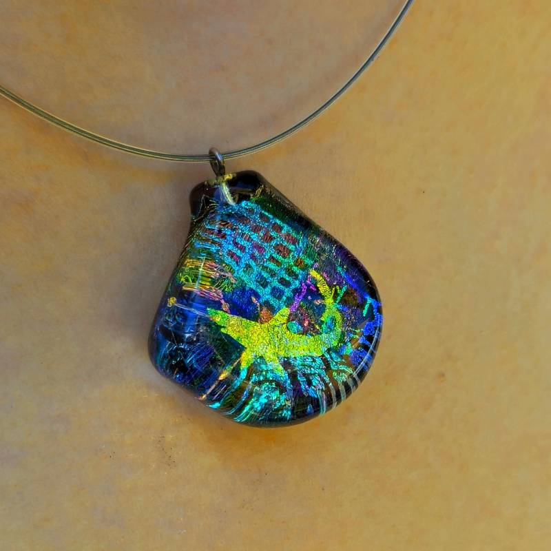 Halskette Haifisch Meeresschmuck Anhänger Aus Frei Geformten Glas , Ca. 3cm X 2, 5cm. Maritimer Schmuck Als Geschenke Für Taucher S5-Tio von GalerieGlaswerk