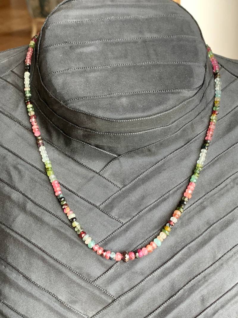 Antike Turmalin Kette | Verstellbar von GalerieTrunz