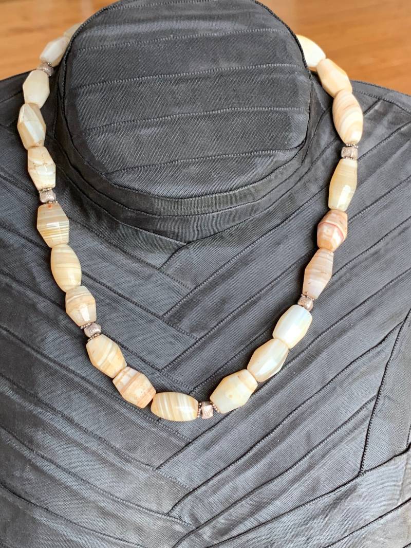 Jaspis Kette Mit Antiken Silberteilen von GalerieTrunz