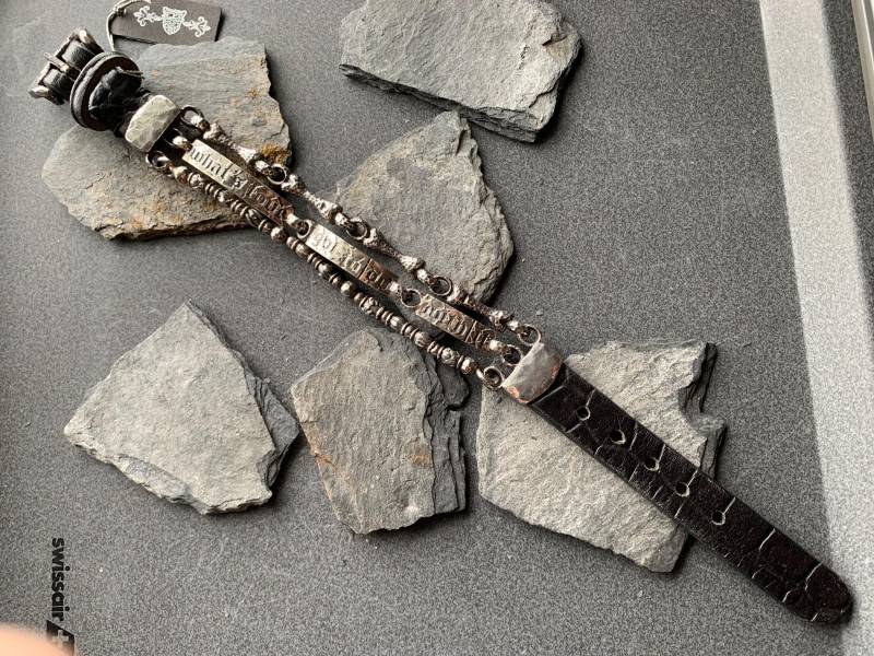 Silberaemband Mit Lederverschluss Silberaemband Mit Lederverschluss von GalerieTrunz